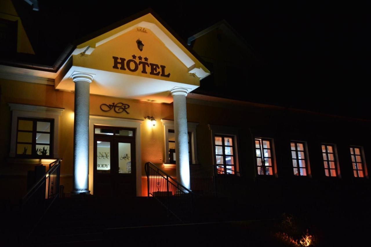 Hotel Rytwiany Екстериор снимка