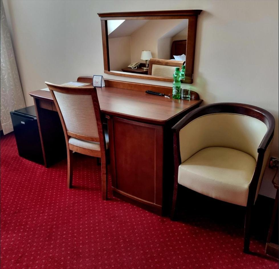 Hotel Rytwiany Екстериор снимка
