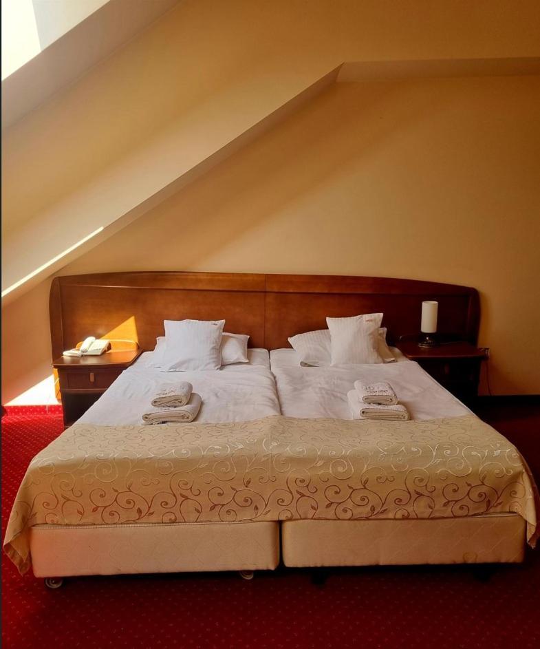 Hotel Rytwiany Екстериор снимка