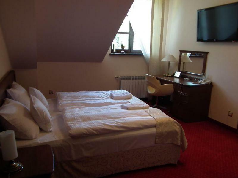 Hotel Rytwiany Екстериор снимка