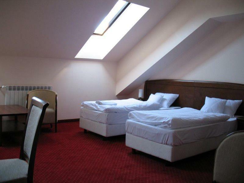 Hotel Rytwiany Екстериор снимка