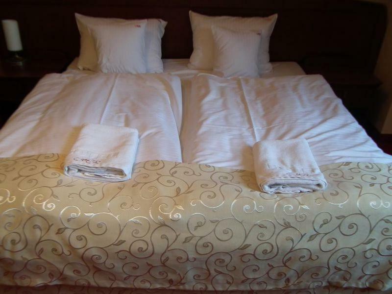 Hotel Rytwiany Екстериор снимка