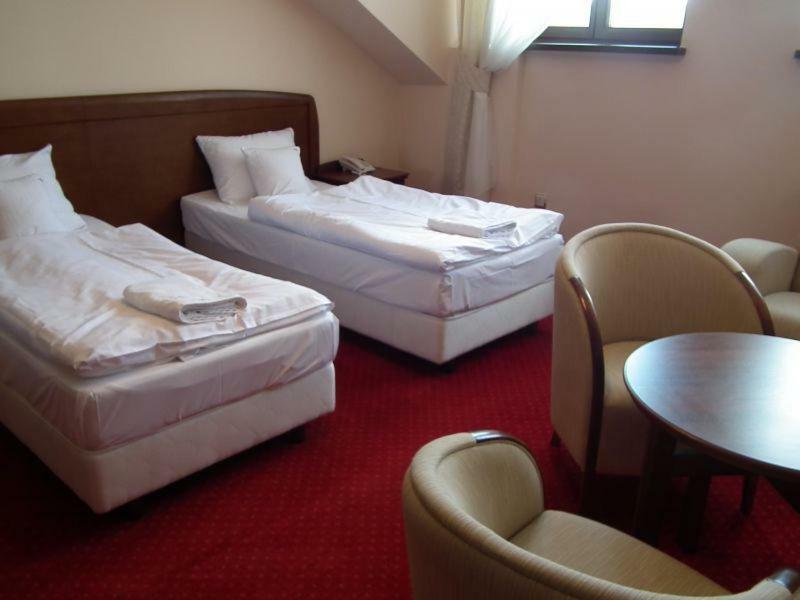 Hotel Rytwiany Екстериор снимка