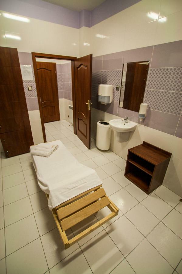 Hotel Rytwiany Екстериор снимка
