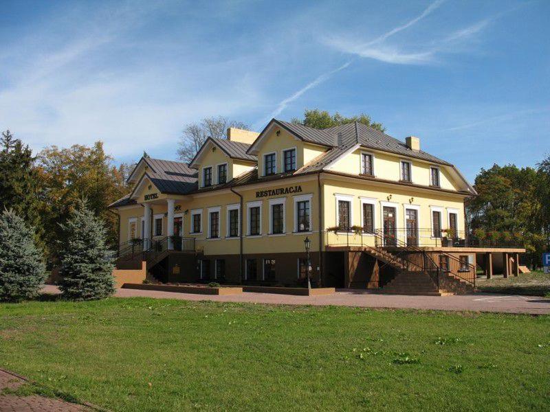 Hotel Rytwiany Екстериор снимка