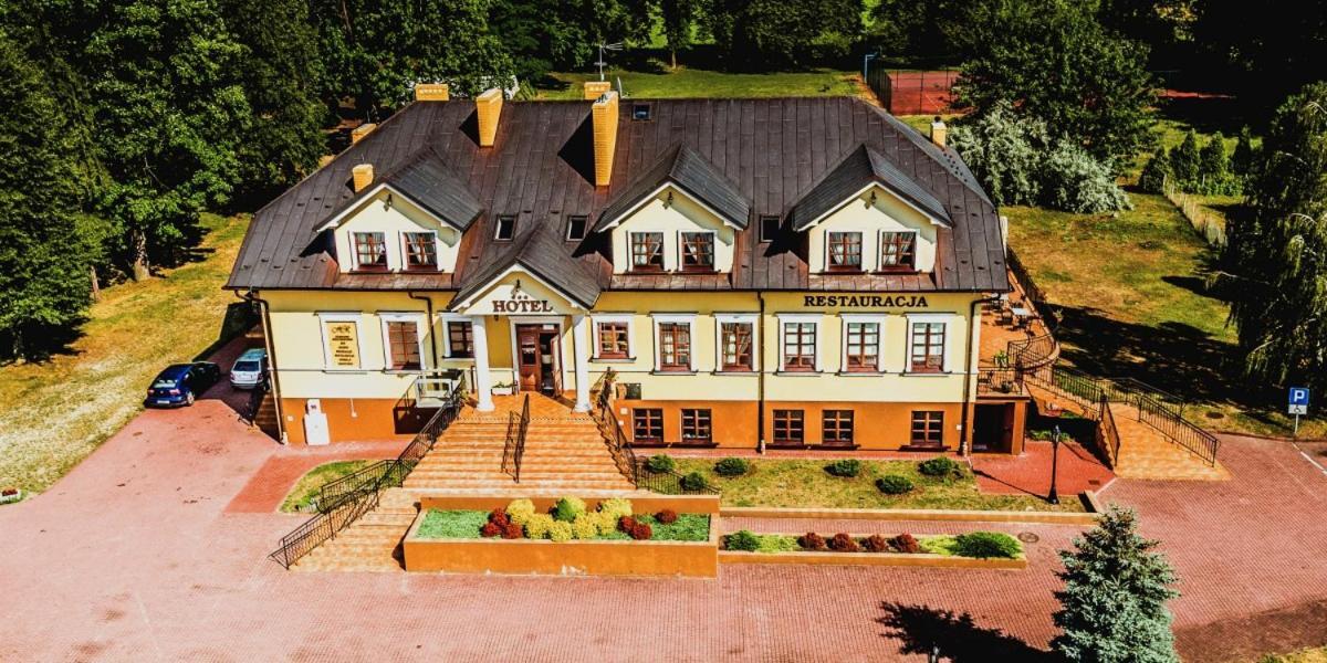 Hotel Rytwiany Екстериор снимка